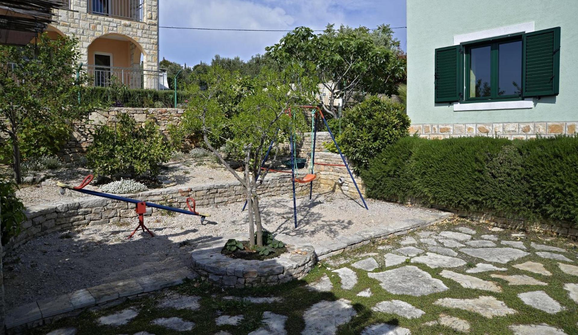 Apartments Toni Maslinica Exterior photo